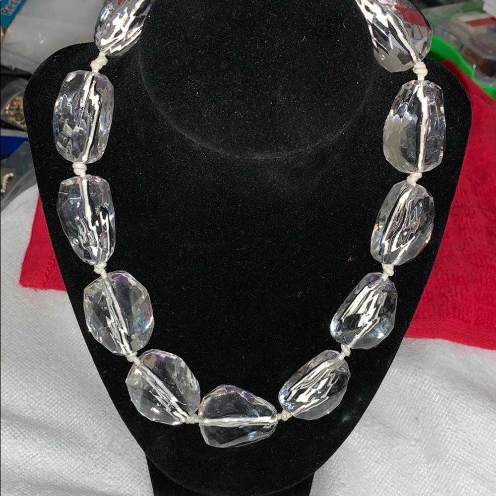 Elegant necklace